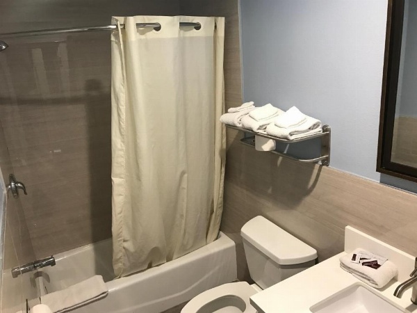 Empire Inn image 11